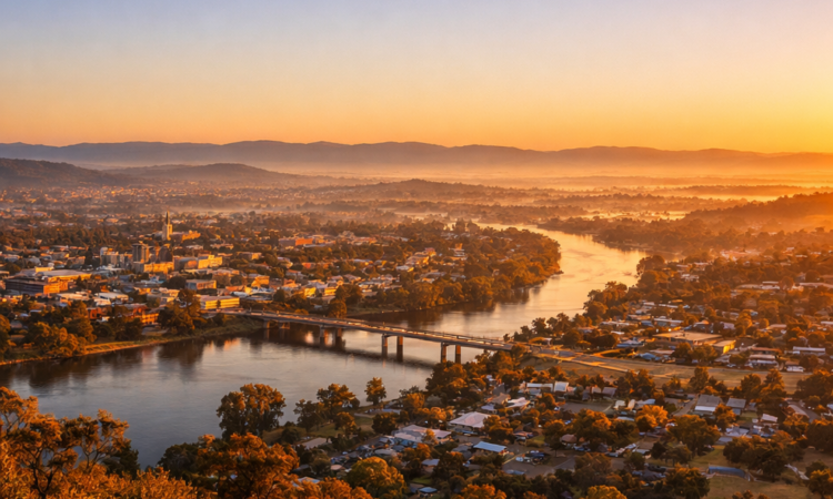 Golden sunrise view over Tamworth and Peel River Valley from Oxley Lookout at dawn